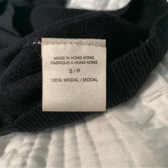 Theory | Black V-Necks Sweater | Size Small - Picture 9 of 11